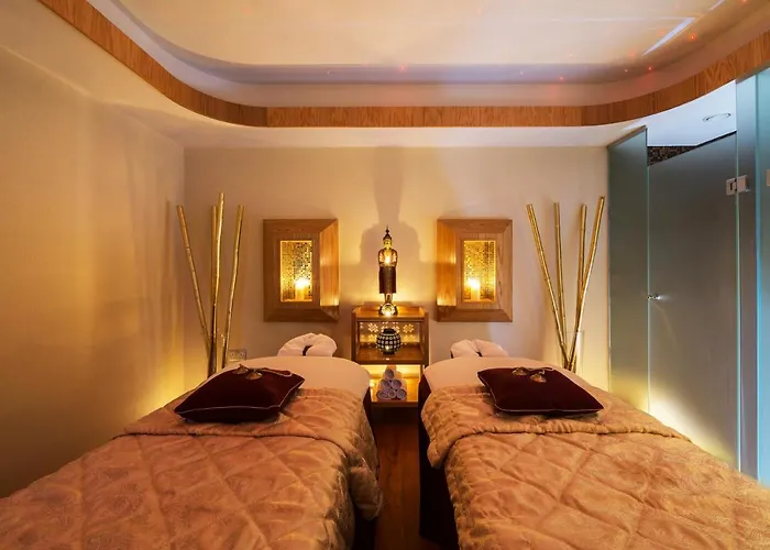 Otel Constantinou Bros Pioneer Beach Hotel 4*