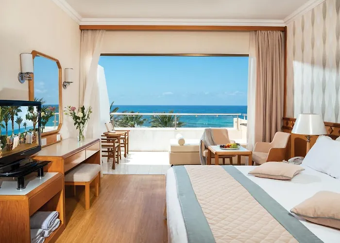 Hotel Constantinou Bros Pioneer Beach Hotel