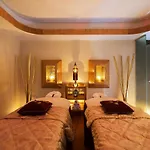 Hotel Constantinou Bros Pioneer Beach Hotel 4*