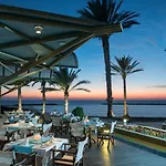 Constantinou Bros Pioneer Beach Hotel 4*