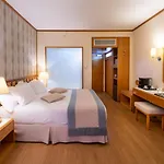 Hotel Constantinou Bros Pioneer Beach Hotel