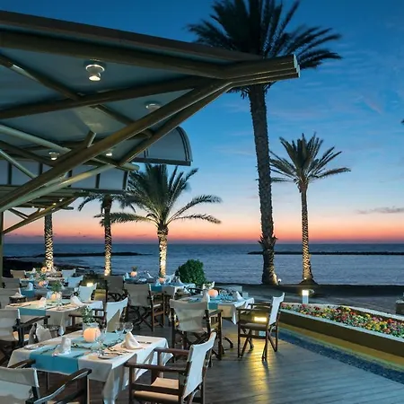 Constantinou Bros Pioneer Beach Hotel 4*