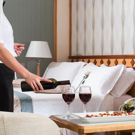 Constantinou Bros Pioneer Beach Hotel Hotel 4*