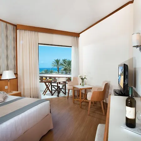 Constantinou Bros Pioneer Beach Hotel