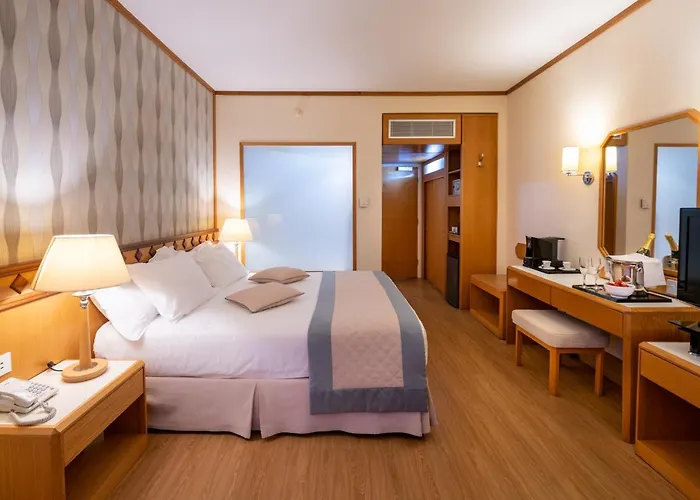 Hotell Constantinou Bros Pioneer Beach Hotel