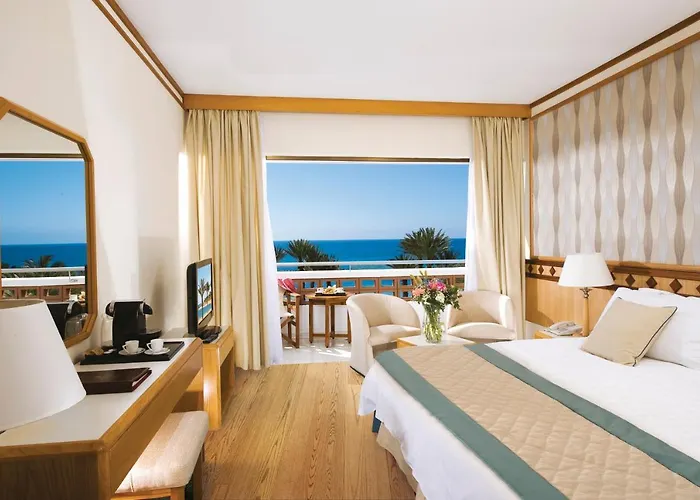 Constantinou Bros Pioneer Beach Hotel Paphos