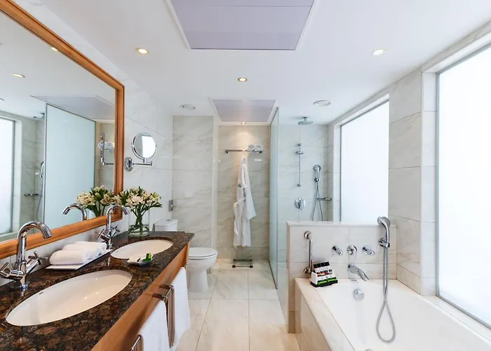 Hotel Constantinou Bros Pioneer Beach Hotel