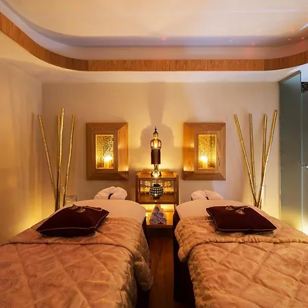 호텔 Constantinou Bros Pioneer Beach Hotel 4*