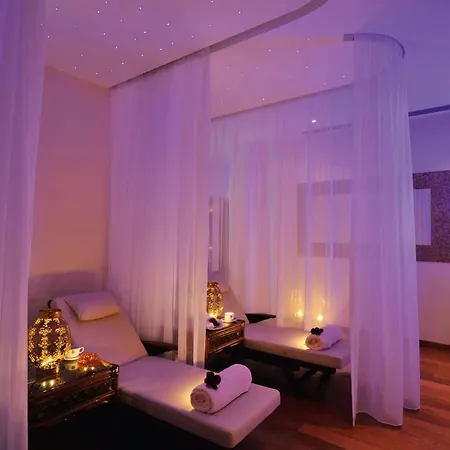 Constantinou Bros Pioneer Beach Hotel 4*