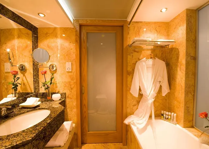 Constantinou Bros Pioneer Beach Hotel Ξενοδοχείο 4*