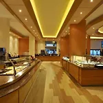 Constantinou Bros Pioneer Beach Hotel 4*